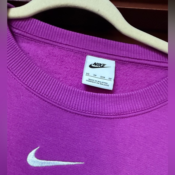 Nike Women's Purple Cropped Sweatshirt. Oversized XS. - Picture 3 of 3